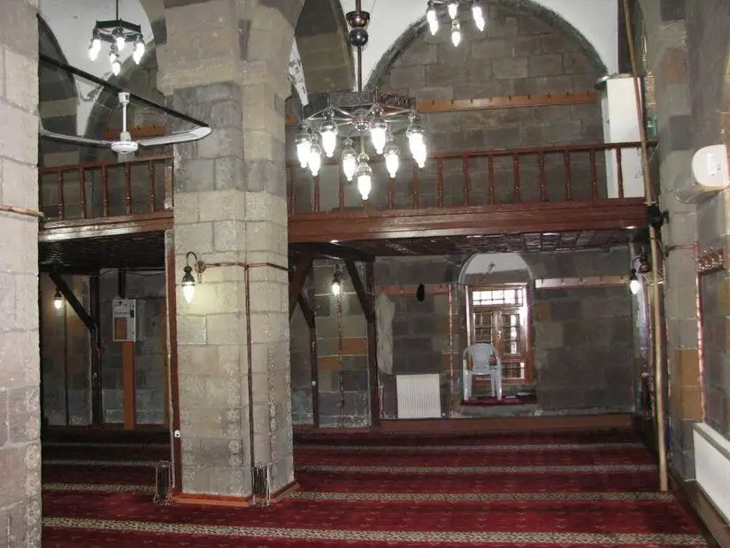 alaeddin bey camii