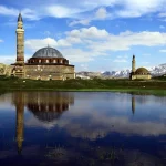 husrev pasa camii