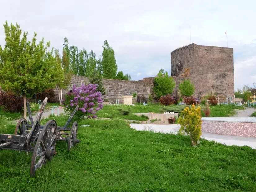 malazgirt kalesi
