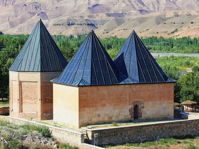 melik gazi turbesi