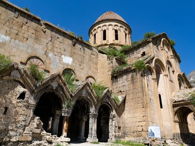 osvank manastiri