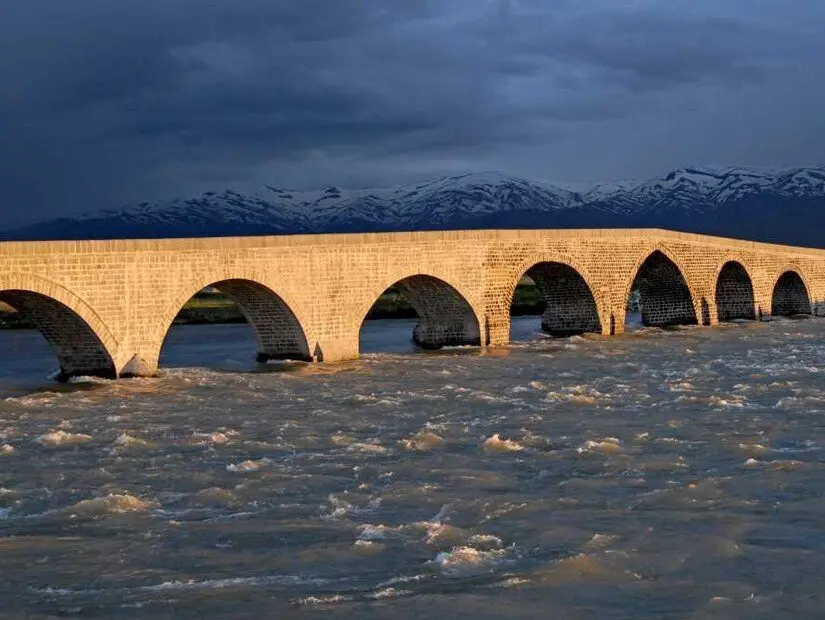 tarihi murat koprusu