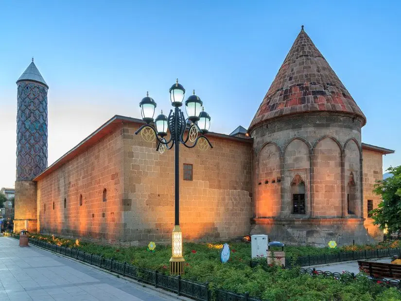 yakutiye medresesi